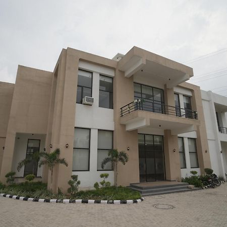 Hotel Tdi Club Retreat Sector-110 Mohali Exterior foto